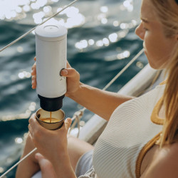 OutIn Nano 2 (Pearl white) - macchina per il caffè da viaggio