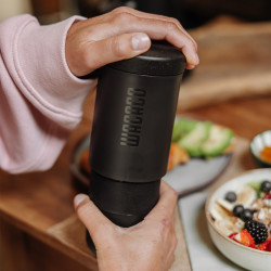 Wacaco Prestina (coal black) – una caffettiera portatile