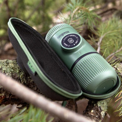 Wacaco NanoPresso (verde muschio) + guscio duro - Usato Wacaco NanoPresso (verde muschio) + guscio duro - Usato